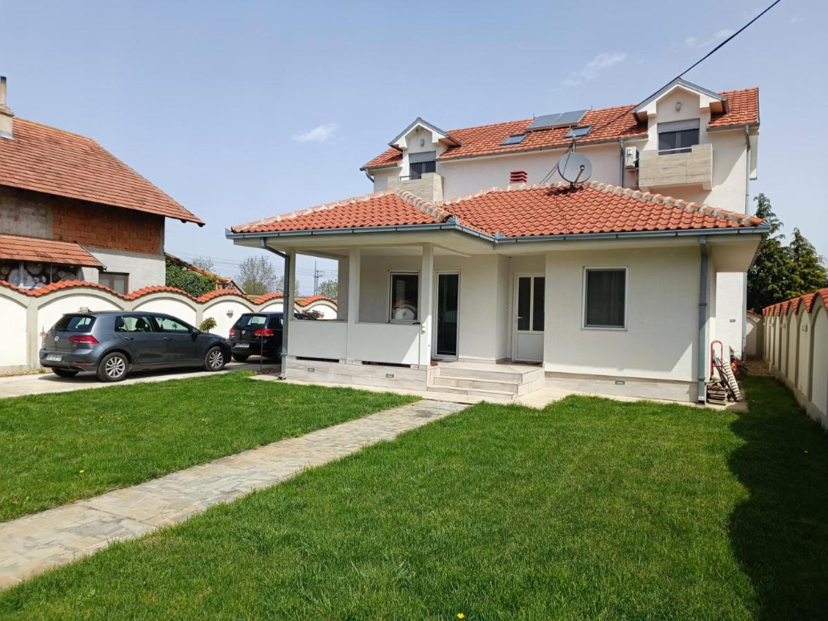 Serbian Home With Garden Krnjaca Exteriér fotografie