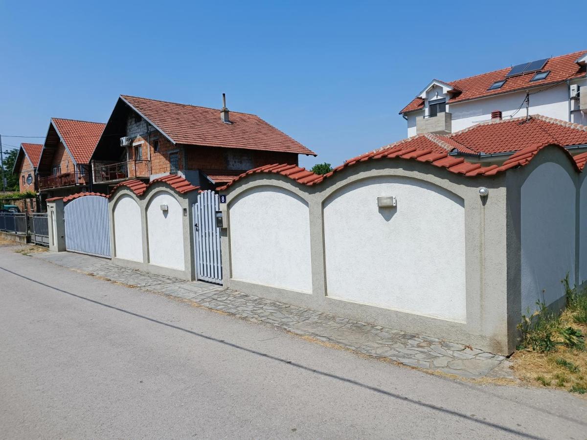 Serbian Home With Garden Krnjaca Exteriér fotografie